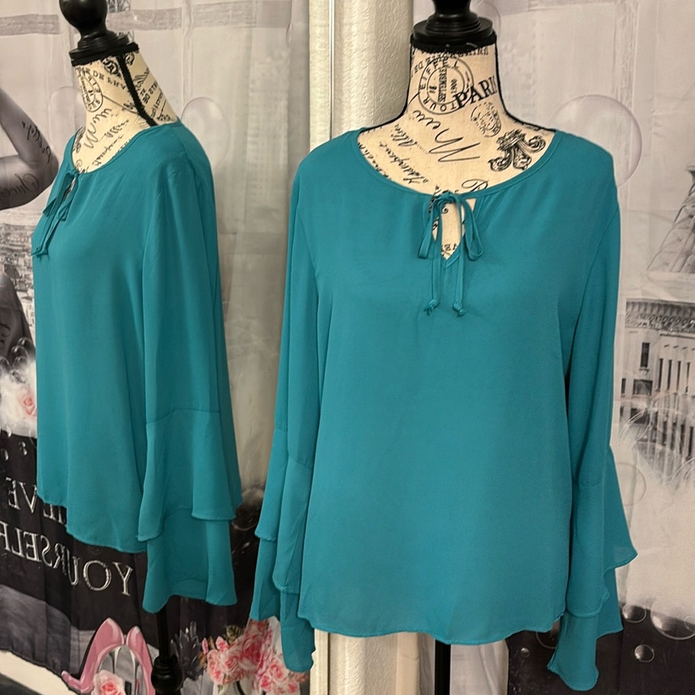 NWT Meaneor Long Sleeved Blouse